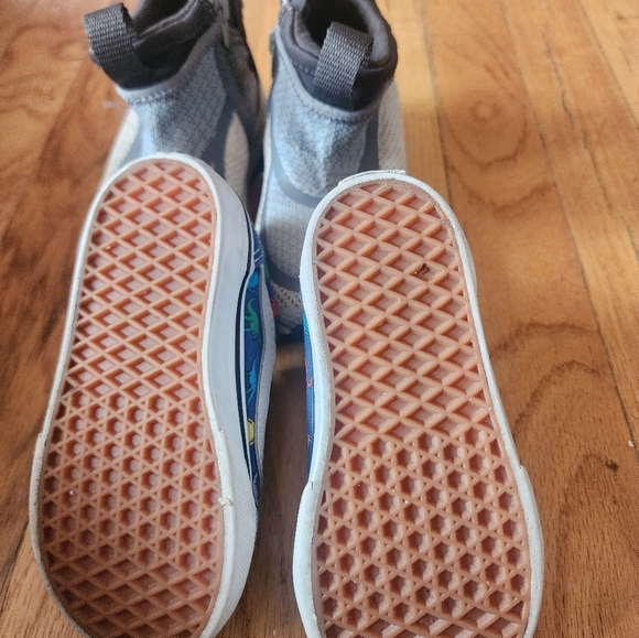 Vans - Picture 6 of 6